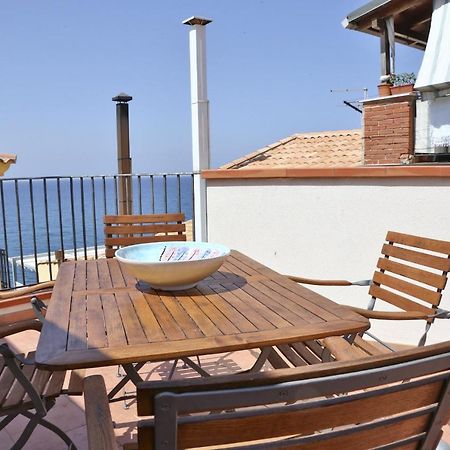 Terrazza Lucilla Apartment Чефалу Екстериор снимка
