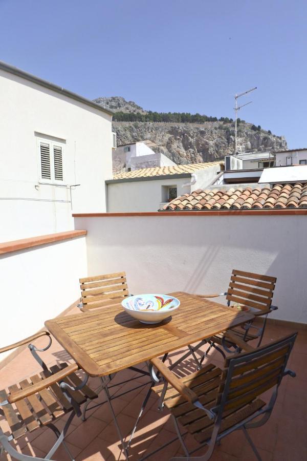 Terrazza Lucilla Apartment Чефалу Екстериор снимка
