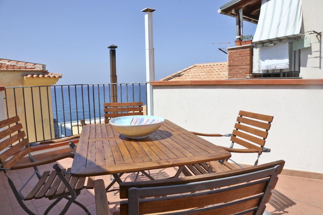 Terrazza Lucilla Apartment Чефалу Екстериор снимка